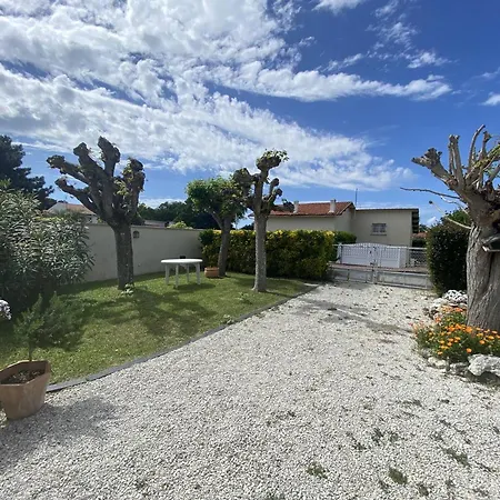 T4 à Vaux-sur-mer, Proche Plages, Jardin Et Terrasses - Fr-1-738-42 Vaux-sur-Mer