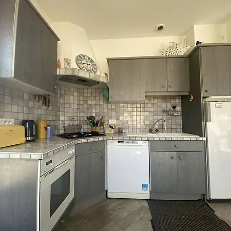T4 A Vaux-sur-mer, Proche Plages, Jardin Et Terrasses - Fr-1-738-42 * Во-сюр-Мер