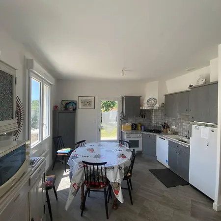 Дом отдыха T4 A Vaux-sur-mer, Proche Plages, Jardin Et Terrasses - Fr-1-738-42 *